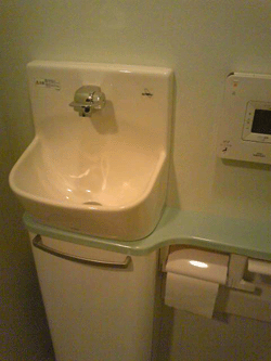 トイレ手洗